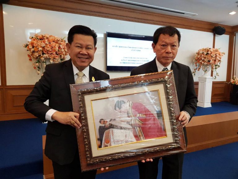 เมื่อวันพุธที่ 27 ธันวาคม 2560 ดร.สุรพล ชามาตย์ นายกสมาคมฯ เข้าอวยพรคณะกรรมการบริหาร มจพ. เนื่องในวาระดิถีขึ้นปีใหม่ 2561