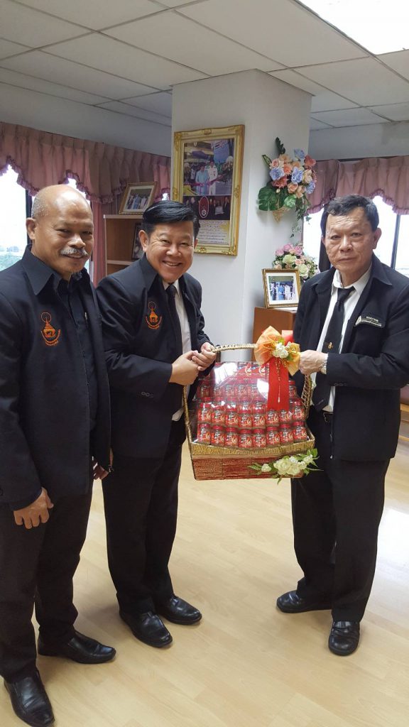 ดร.สุรพล ชามาตย์ นายกสมาคมศิษย์เก่าฯ เข้าร่วมอวยพร เนื่องในโอกาสวันคล้ายวันเกิด ศาสตราจารย์.ดร.ธีรวุฒิ บุณยโสภณ ที่ปรึกษาสภามหาวิทยาลัยเทคโนโลยีพระจอมเกล้าพระนครเหนือ