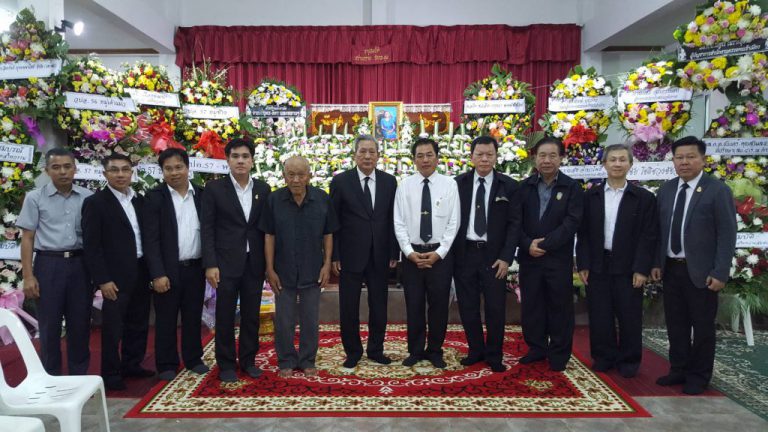 ดร.สุรพล ชามาตย์ นายกสมาคมศิษย์เก่าฯ และคณะกรรมการบริหาร ร่วมฟังสวดพระอภิธรรมในงานศพของมารดาของท่านรองศาสตราจารย์ ดร.สันชัย อินทพิชัย รองอธิการบดีฝ่ายพัฒนากิจการมหาวิทยาลัย