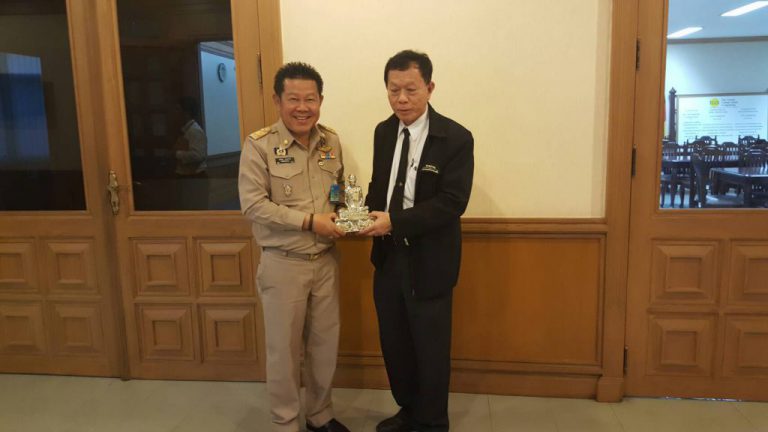 ขอแสดงความยินดีกับศ.ดร.ธีรวุฒิ บุณยโสภณ อดีตอธิการบดีมหาวิทยาลัยเทคโนโลยีพระจอมเกล้าพระนครเหนือ ที่ได้รับแต่งตั้งเป็นที่ปรึกษาสภามหาวิทยาลัยเทคโนโลยีพระจอมเกล้าพระนครเหนือ พร้อมทั้งแสดงความยินดีกับ รศ.ดร.สุชาติ เซี่ยงฉิน ที่ได้ดำรงตำแหน่งเป็นรักษาการอธิการบดีมหาวิทยาลัยเทคโนโลยีพระจอมเกล้าพระนครเหนือท่านใหม่