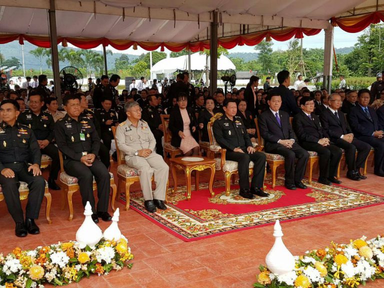 งานพิธีบวงสรวงสมโภชพระบรมราชานุสาวรีย์พระบาทสมเด็จพระจอมเกล้าเจ้าอยู่หัว รัชกาลที่ 4 โดยมี พลเอกประวิตร วงษ์สุวรรณ รองนายกรัฐมนตรีและรัฐมนตรีว่าการกระทรวงกลาโหม ให้เกียรติเป็นประธาน
