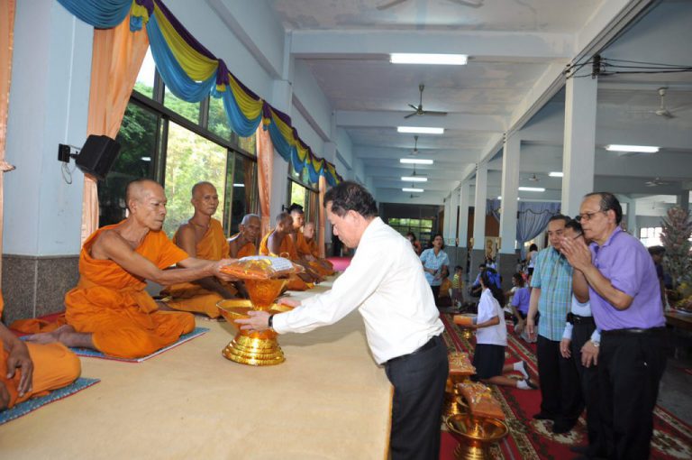 งานทอดกฐินสามัคคี มหาวิทยาลัยเทคโนโลยีพระจอมเกล้าพระนครเหนือ ประจำปี 2558